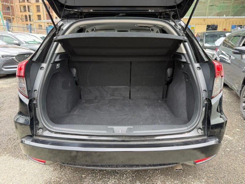 
								Honda Vezel full									