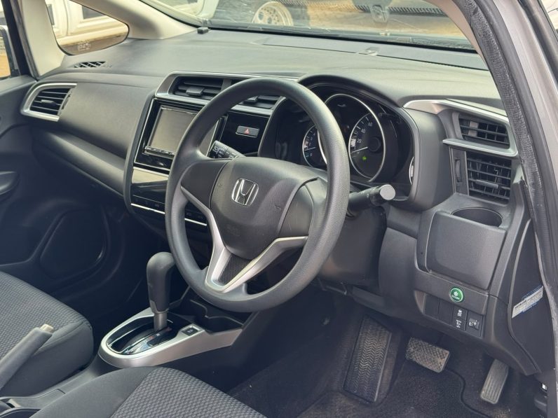 
								Honda Fit full									