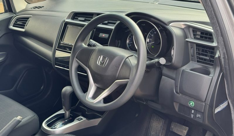 
								Honda Fit full									