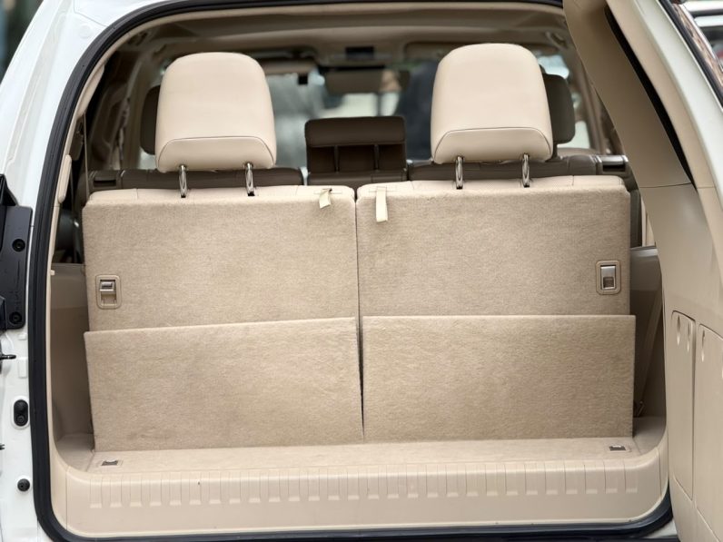 
								Toyota Land Cruiser Prado TXL full									