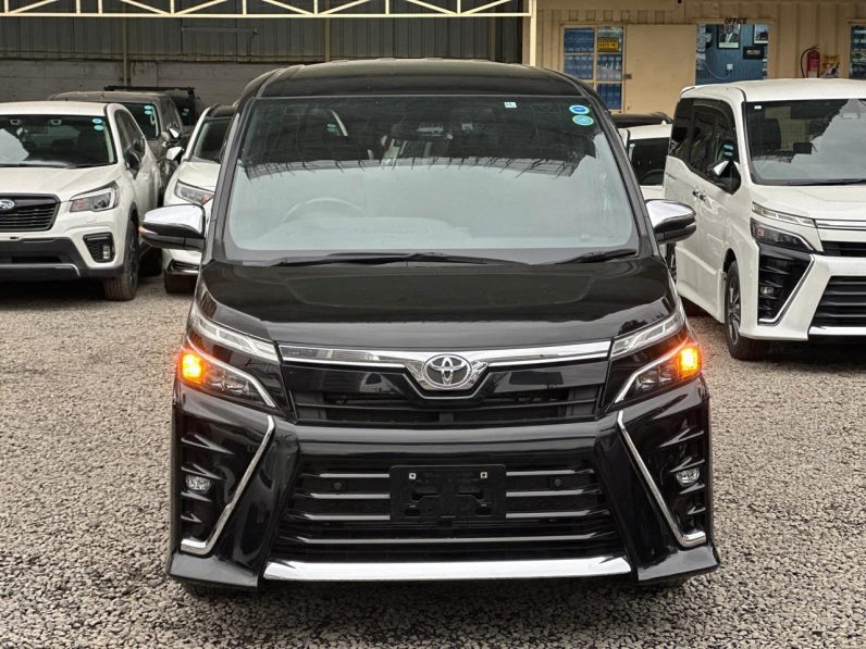 
								Toyota Voxy full									