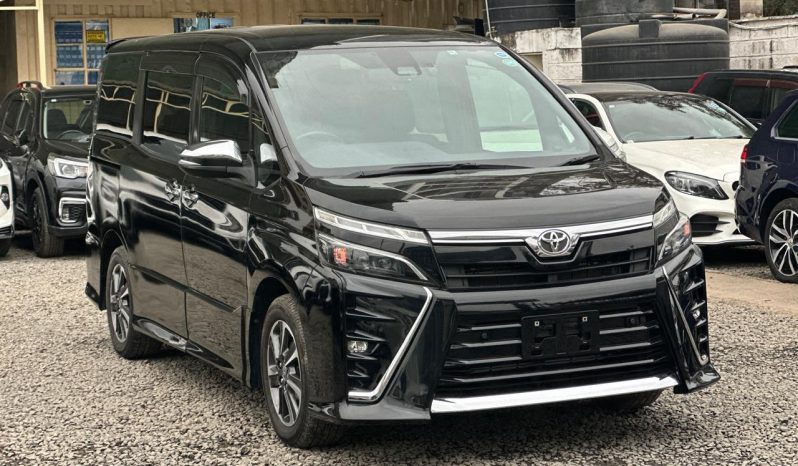 
								Toyota Voxy full									