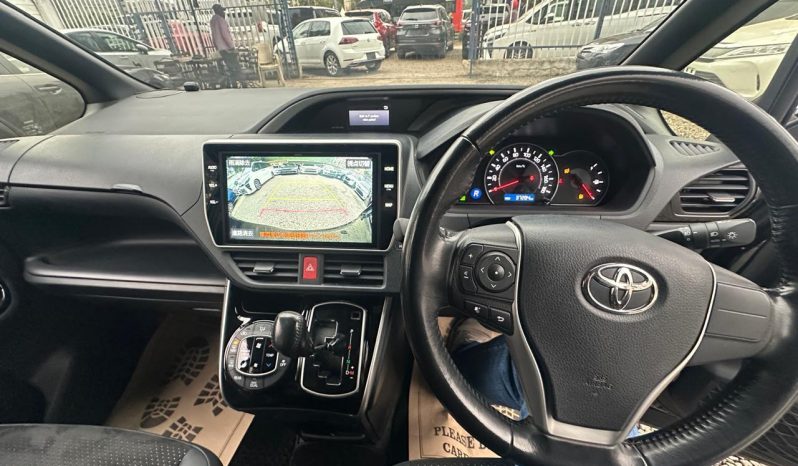
								Toyota Voxy full									