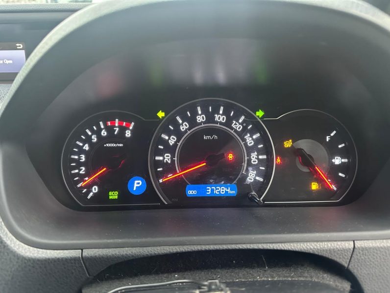 
								Toyota Voxy full									