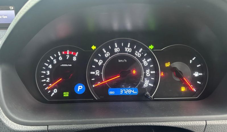 
								Toyota Voxy full									