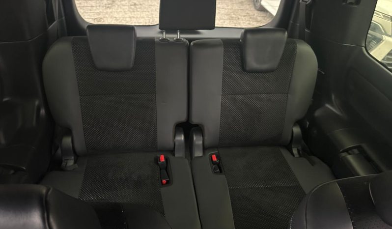 
								Toyota Voxy full									
