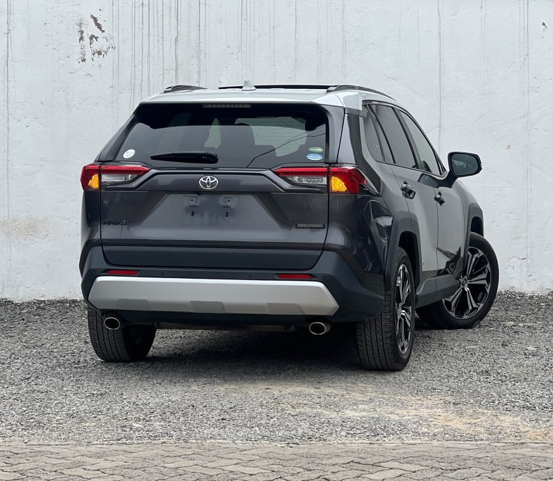 
								Toyota Rav4 Adventure full									