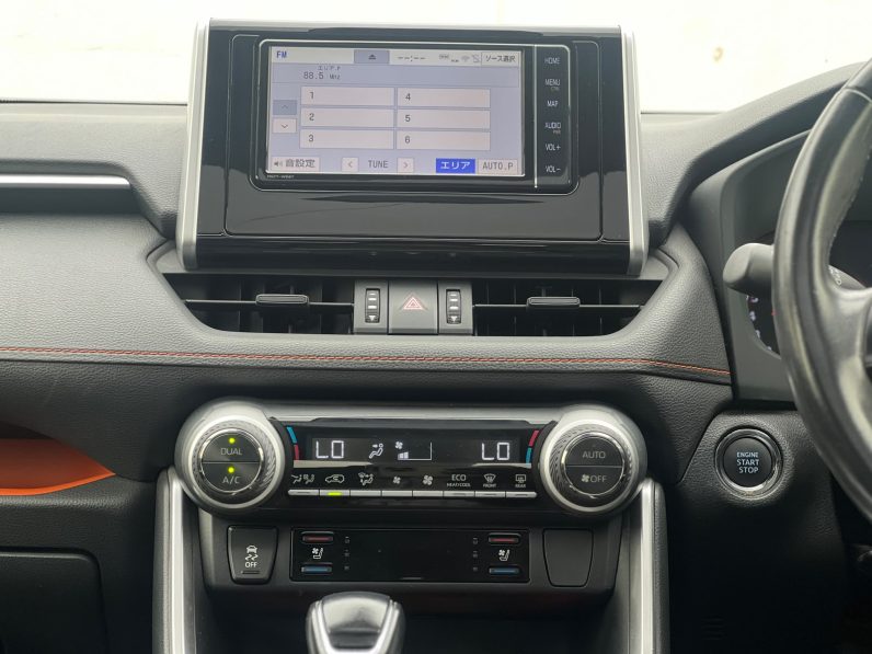 
								Toyota Rav4 Adventure full									