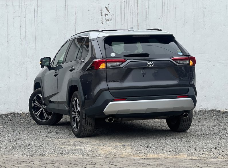 
								Toyota Rav4 Adventure full									