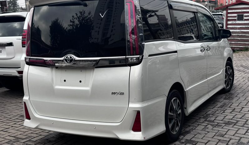 
								Toyota Noah WxB full									