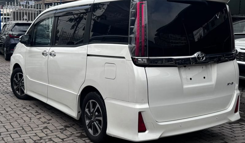 
								Toyota Noah WxB full									