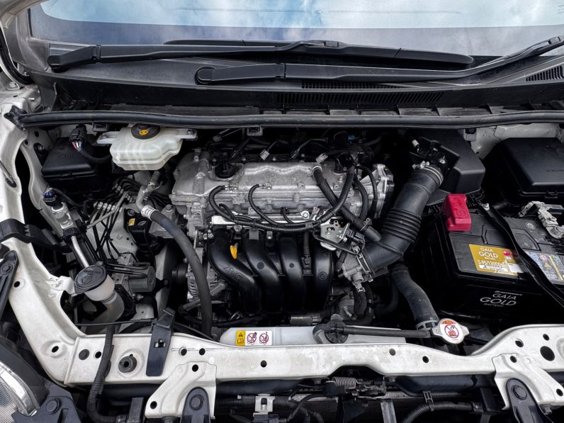 
								Toyota Noah WxB full									
