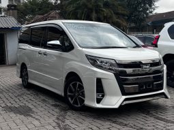 Toyota Noah WxB