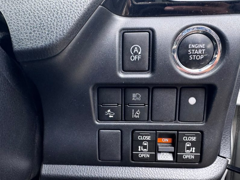 
								Toyota Noah WxB full									