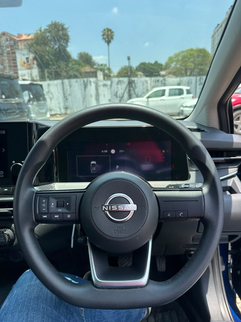 
								Nissan Note E-power full									