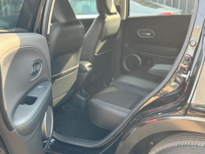 
								Honda Vezel Z full									