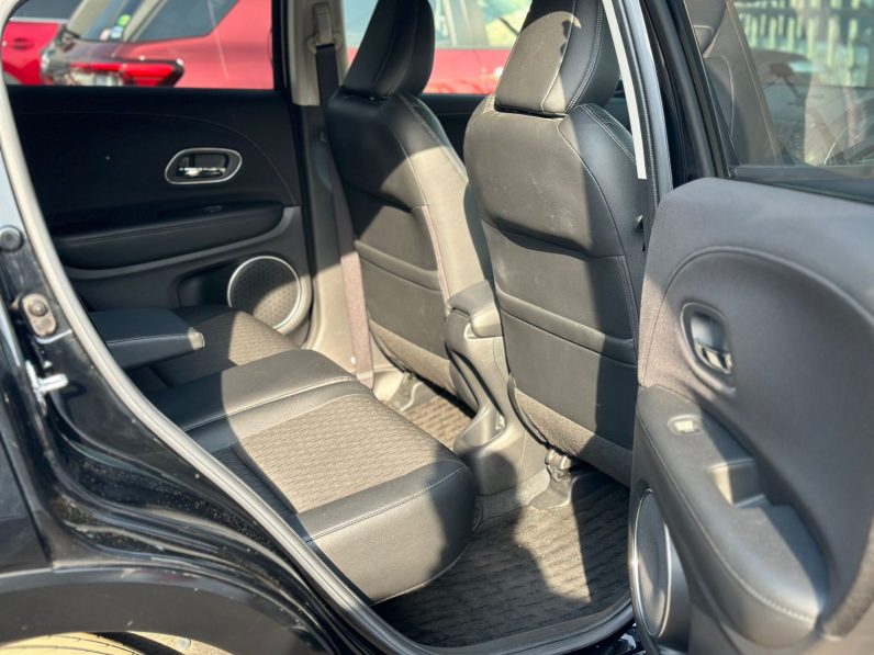 
								Honda Vezel Z full									