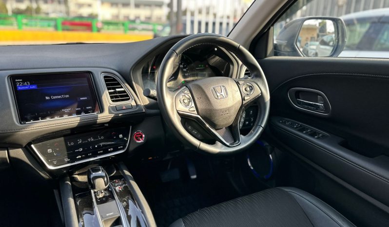 
								Honda Vezel Z full									