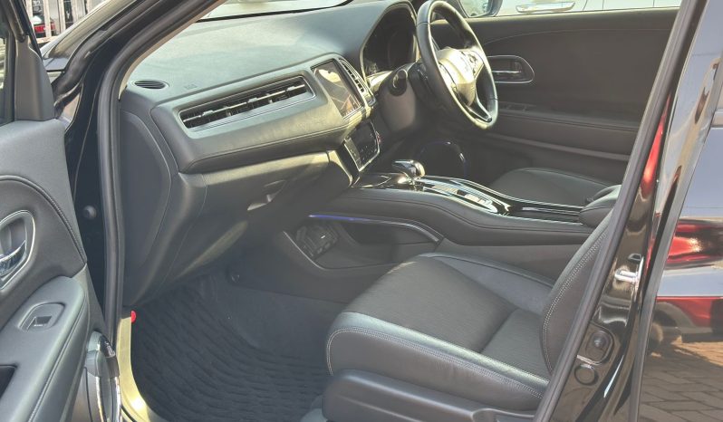 
								Honda Vezel Z full									