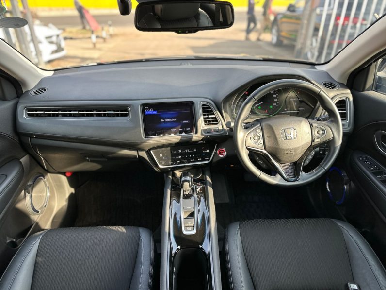 
								Honda Vezel Z full									