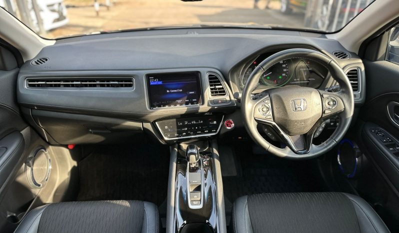 
								Honda Vezel Z full									