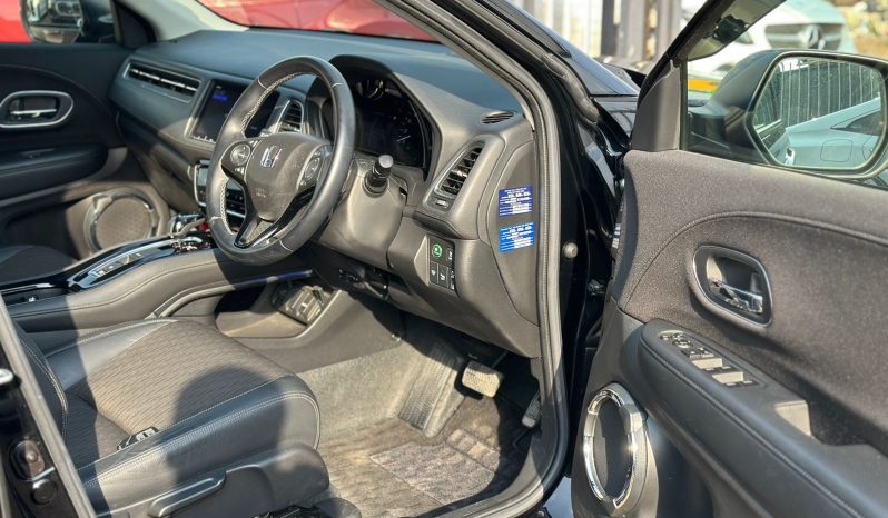 
								Honda Vezel Z full									