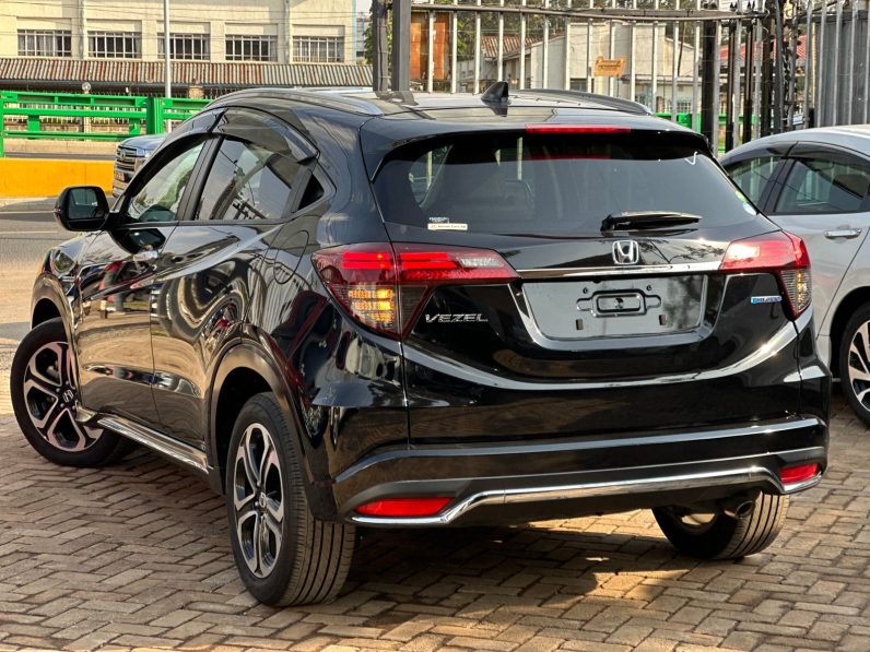 
								Honda Vezel Z full									