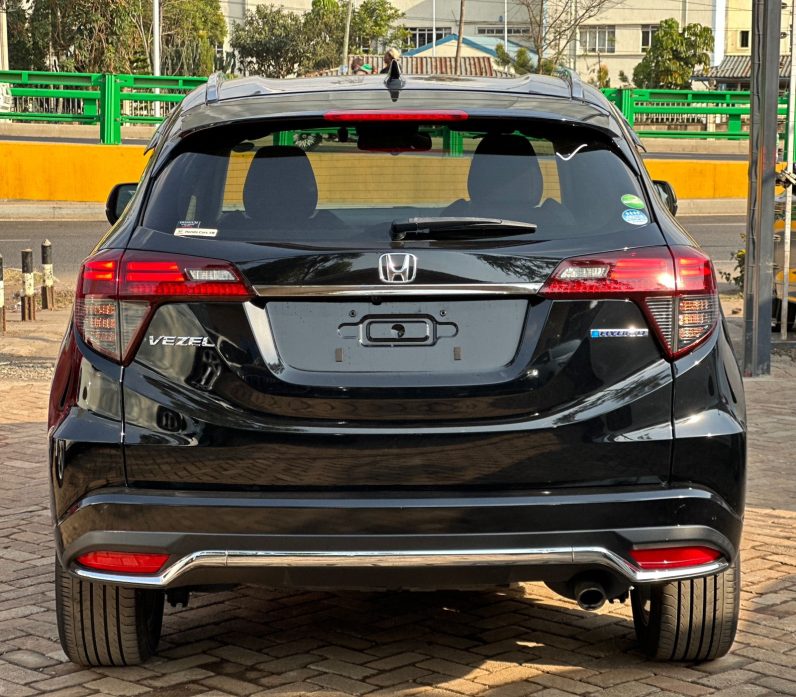 
								Honda Vezel Z full									