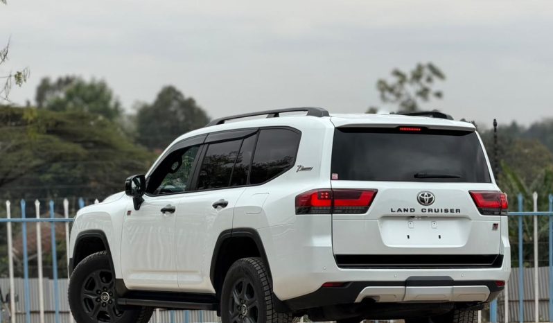 
								Toyota Land Cruiser GR LC300 full									