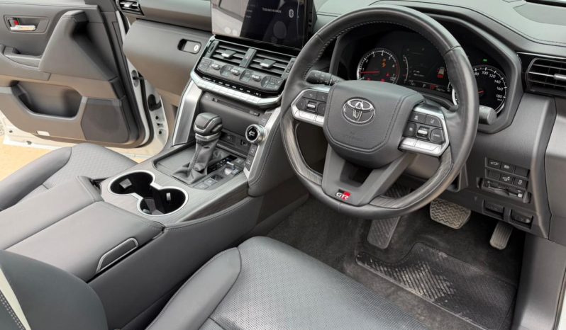 
								Toyota Land Cruiser GR LC300 full									