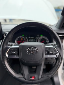 Toyota Land Cruiser GR LC300