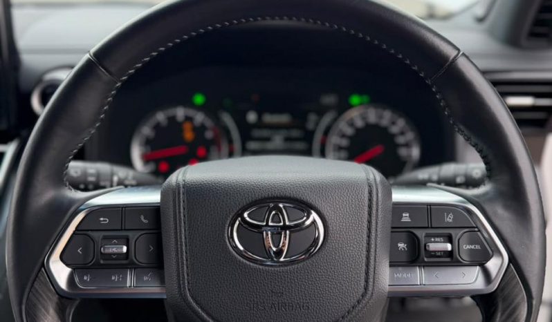 
								Toyota Land Cruiser GR LC300 full									