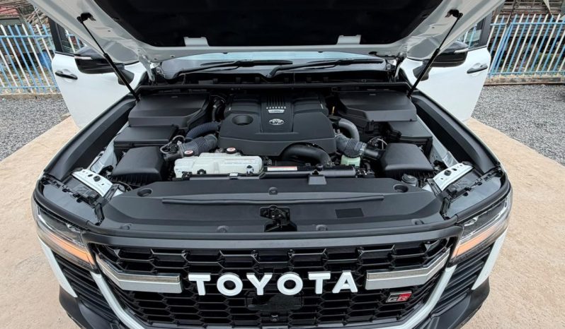 
								Toyota Land Cruiser GR LC300 full									