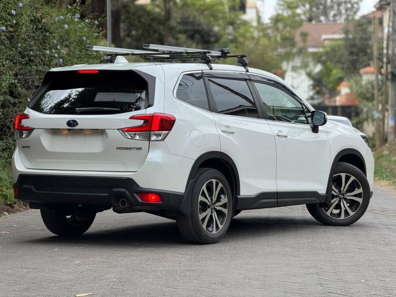 
								Subaru Forester SK9 full									