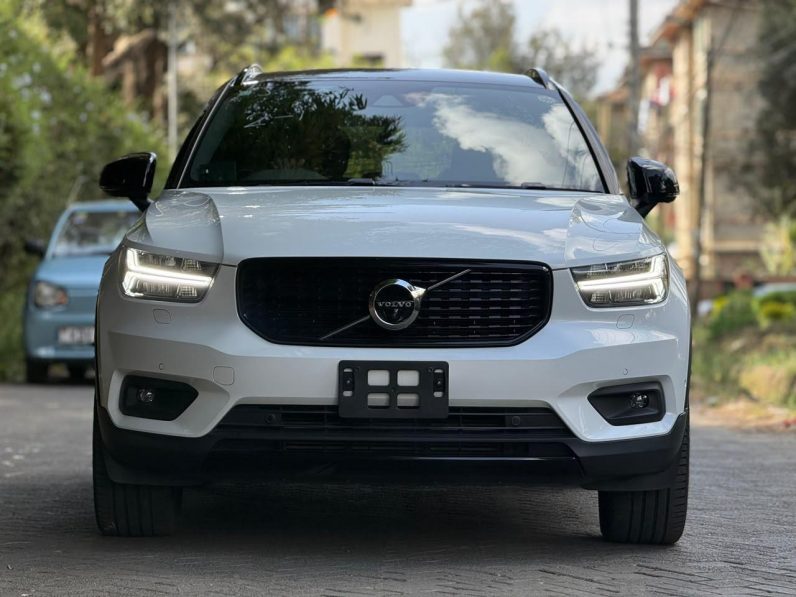 
								Volvo CX40 T5 full									