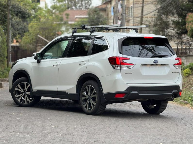
								Subaru Forester SK9 full									