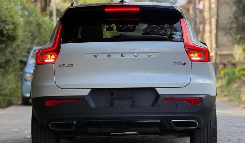 
								Volvo CX40 T5 full									