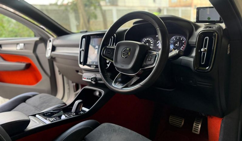 
								Volvo CX40 T5 full									