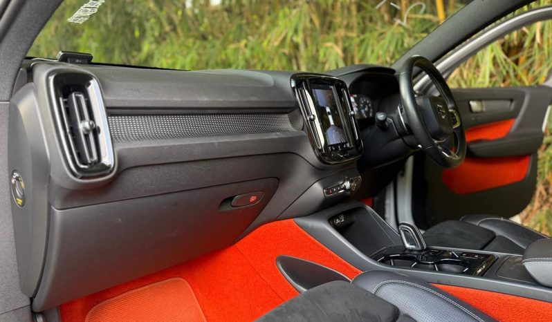
								Volvo CX40 T5 full									