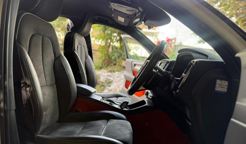 
								Volvo CX40 T5 full									