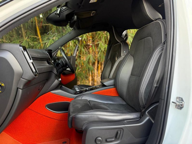 
								Volvo CX40 T5 full									