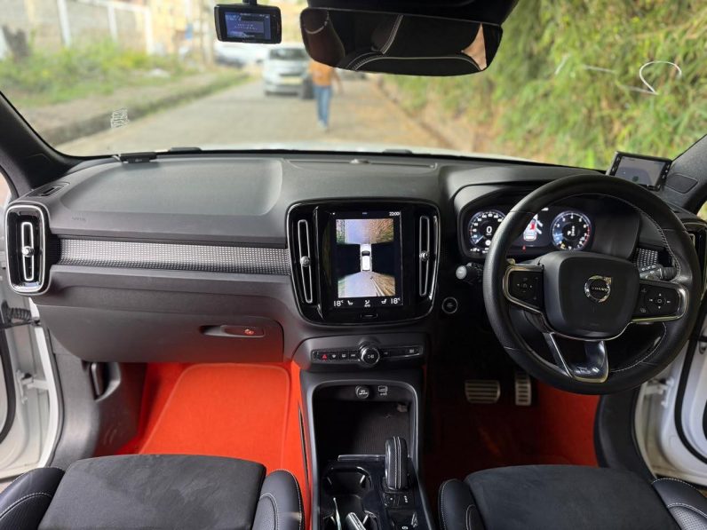 
								Volvo CX40 T5 full									
