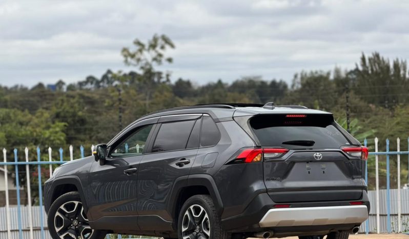 
								Toyota Rav4 Adventure full									