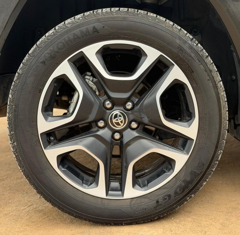 
								Toyota Rav4 Adventure full									