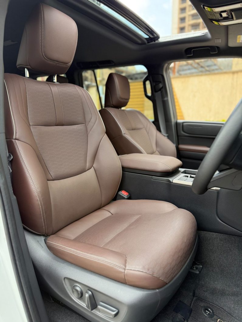
								Toyota Land Cruiser Prado J250 full									