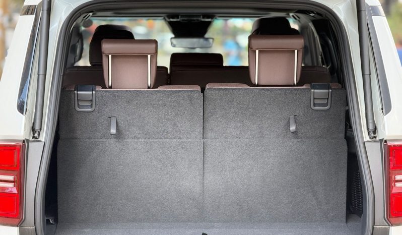 
								Toyota Land Cruiser Prado J250 full									