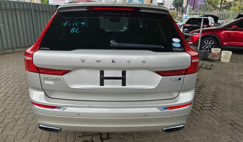 
								Volvo XC60 T5 full									