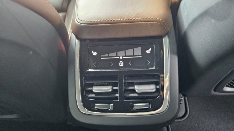 
								Volvo XC60 T5 full									