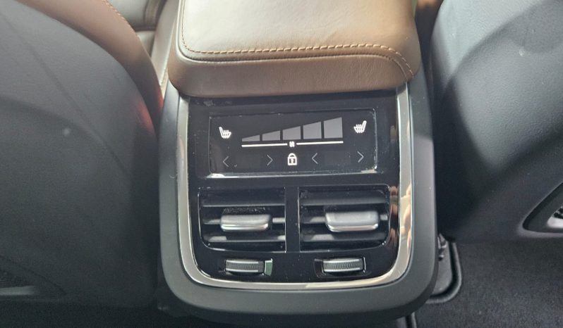 
								Volvo XC60 T5 full									