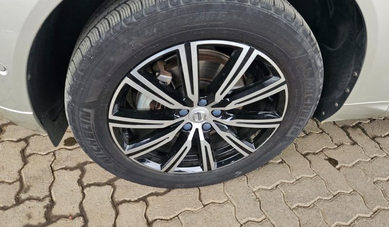 
								Volvo XC60 T5 full									